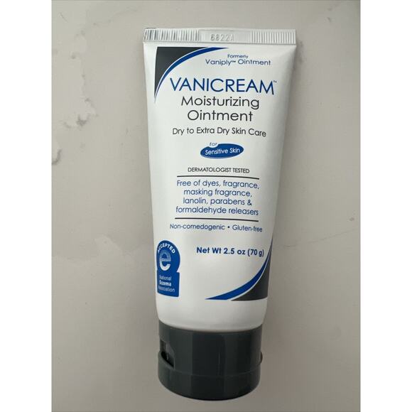 Vanicream Moisturizing Ointment Dry to Extra Dry Sensitive Skin Care, 2.5 oz NEW - Picture 1 of 3